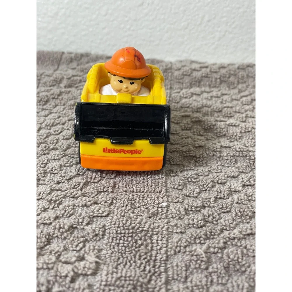 Fisher-Price Little People 2009 Wheelies Skid Steer Loader Toddler Toy Yellow